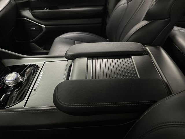 Used 2024 Jeep Wagoneer Series II image 22