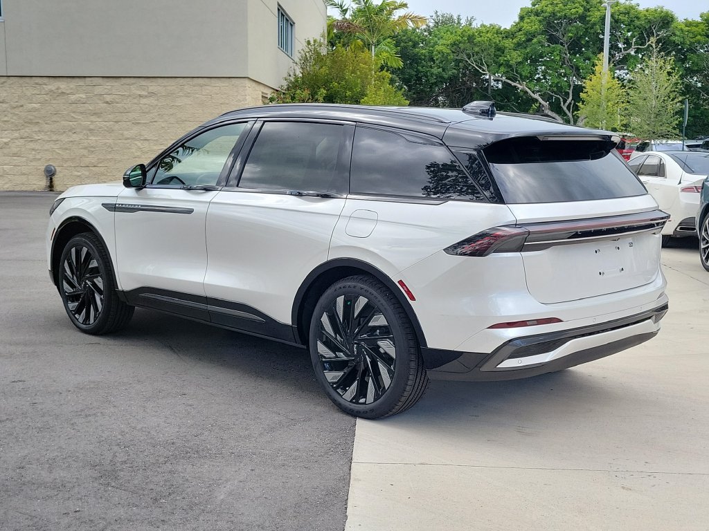 New 2026 Lincoln Nautilus Reserve w/ Jet Appearance Package AWD/4WD image 4