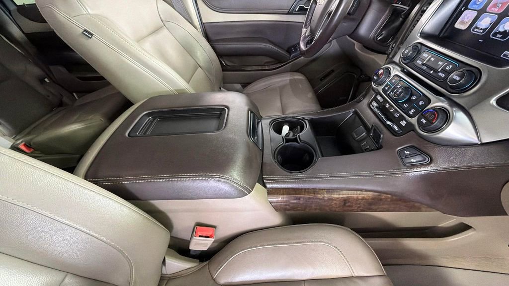 Used 2019 Chevrolet Suburban LT w/ Luxury Package RWD image 41