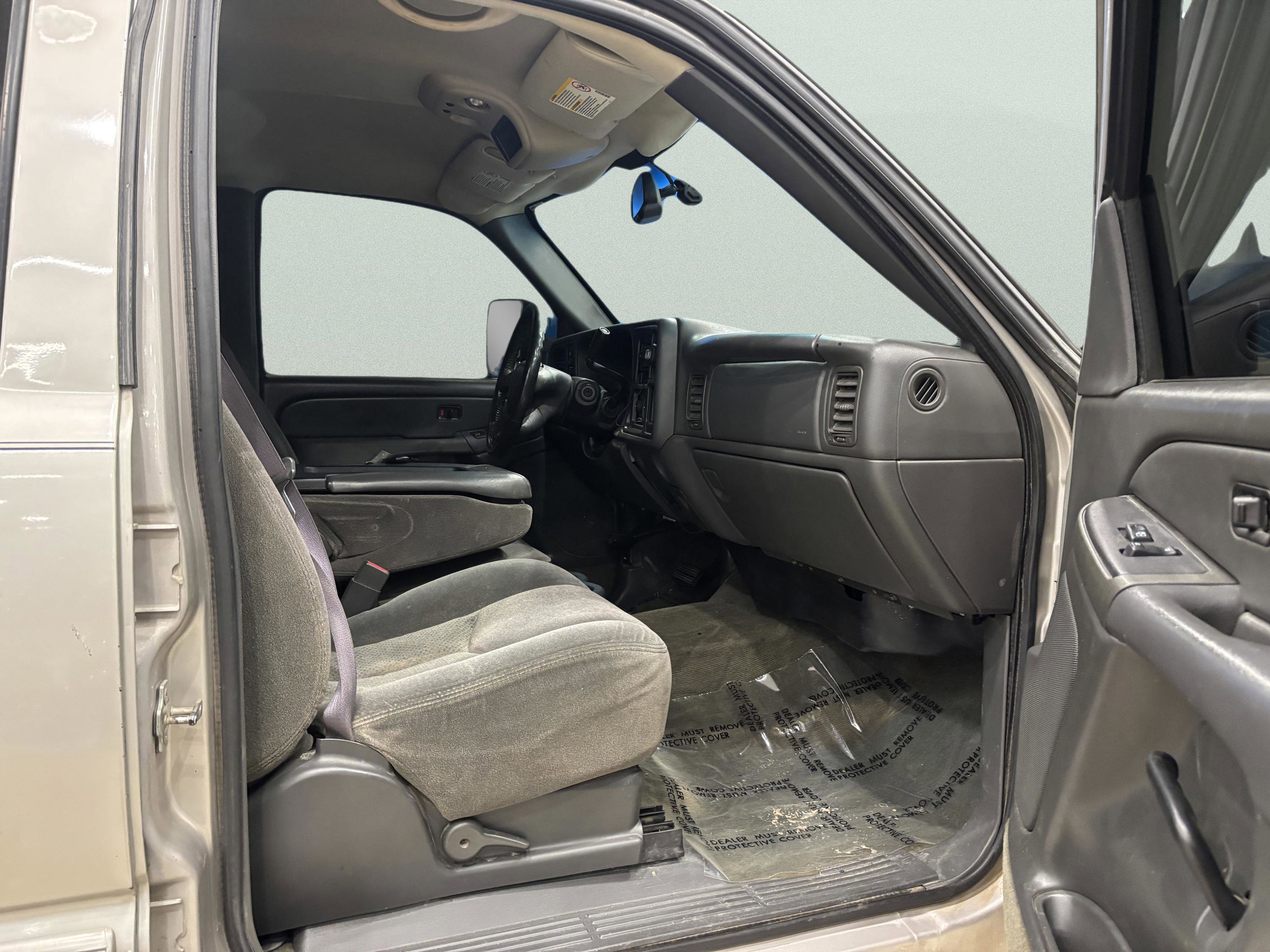 Used 2005 Chevrolet Silverado 2500 LS w/ Heavy-Duty Power Package image 14