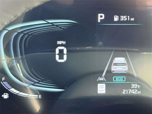 Used 2025 Kia Niro SX image 25