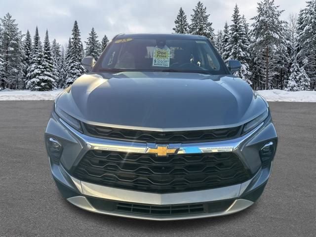 Used 2025 Chevrolet Blazer LT image 11