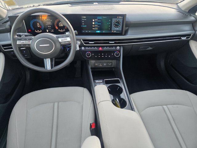 Used 2025 Hyundai Sonata SEL FWD image 11