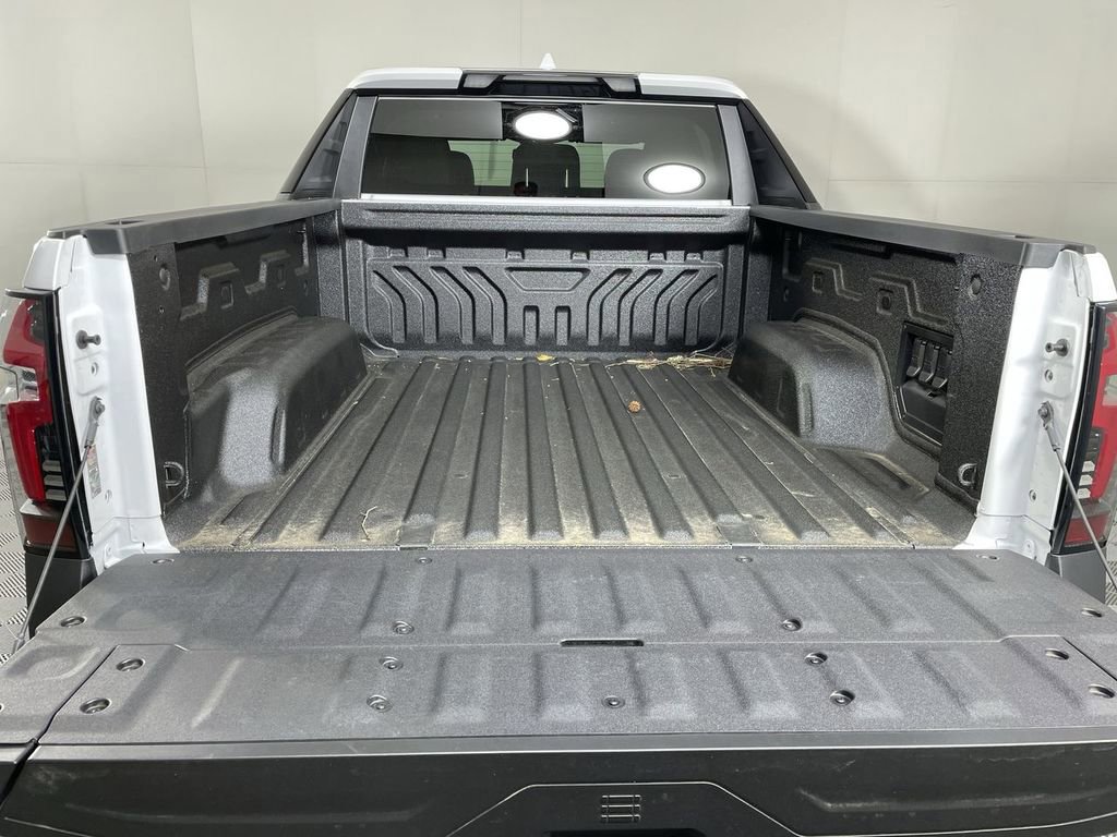 New 2025 Chevrolet Silverado EV LT image 28