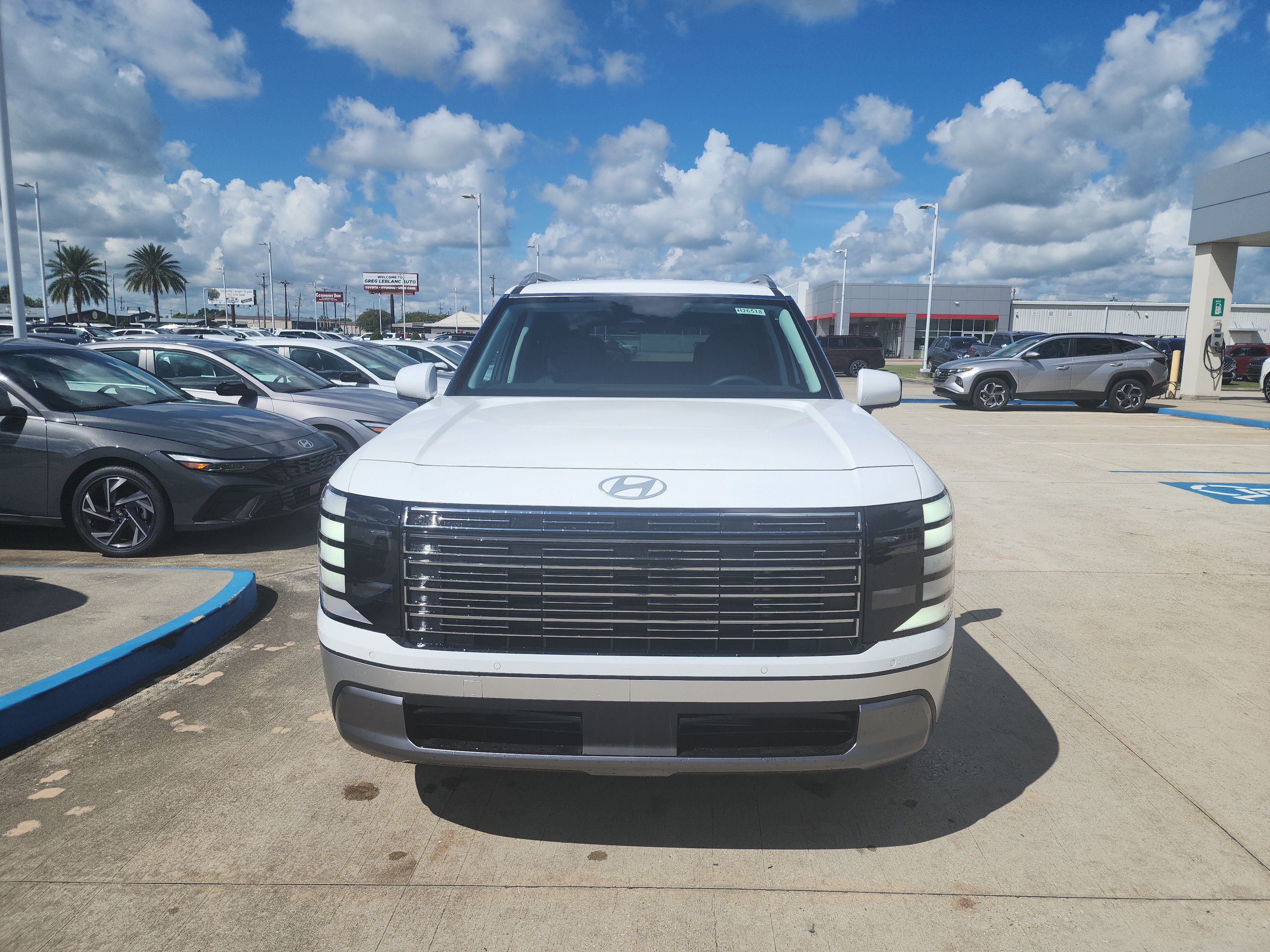 New 2026 Hyundai Palisade SEL FWD image 2