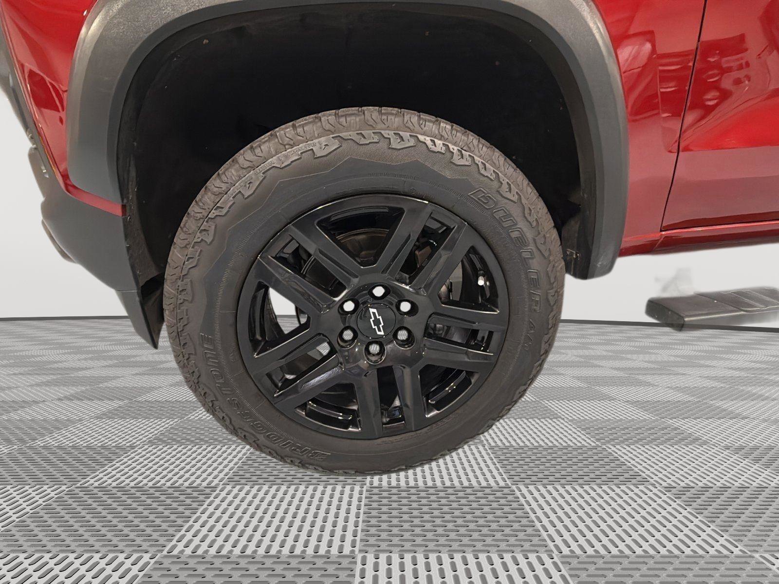 Used 2024 Chevrolet Colorado Trail Boss w/ Technology Package image 9