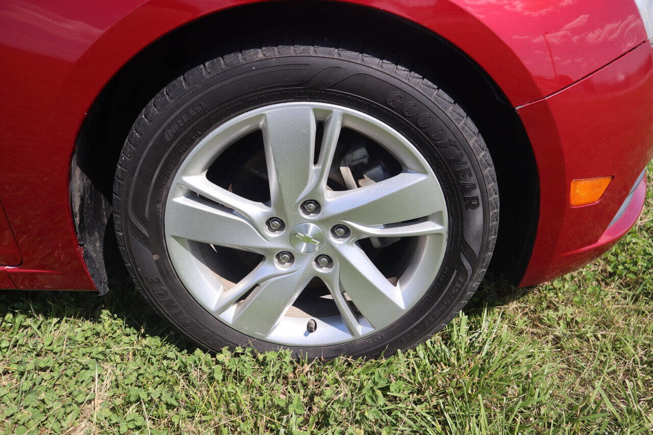 Used 2014 Chevrolet Cruze Diesel w/ Enhanced Safety Package image 26