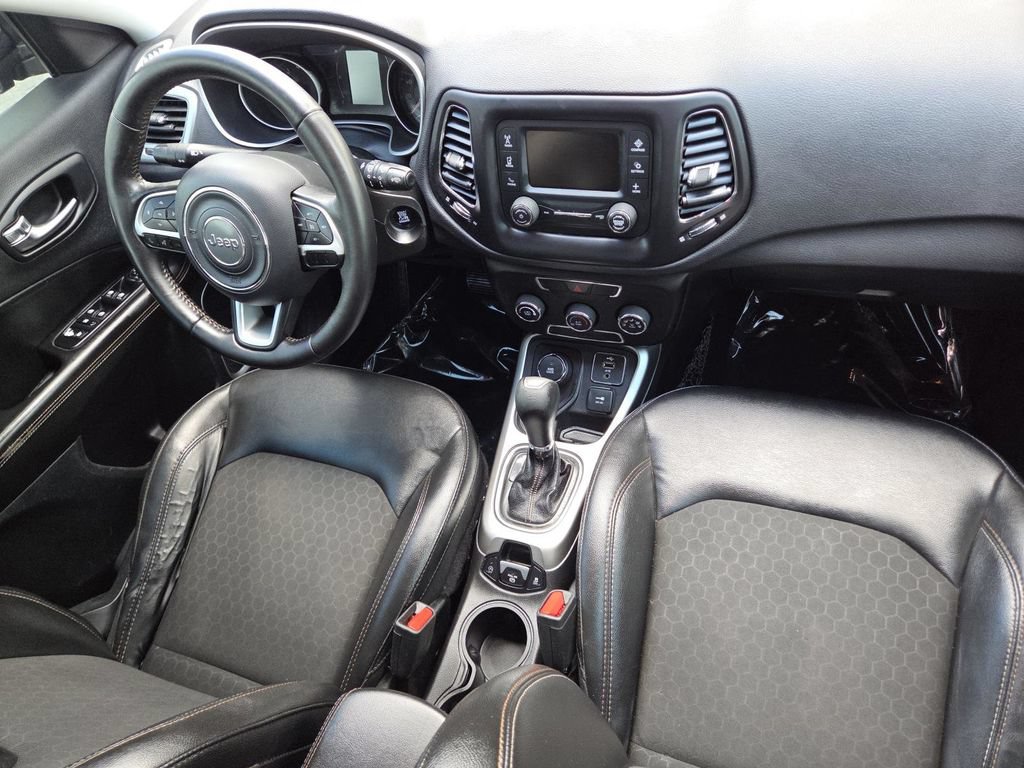 Used 2018 Jeep Compass Latitude AWD/4WD image 18