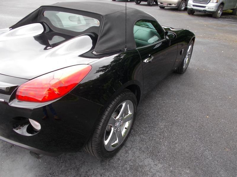Used 2007 Pontiac Solstice GXP w/ Premium Package RWD image 15