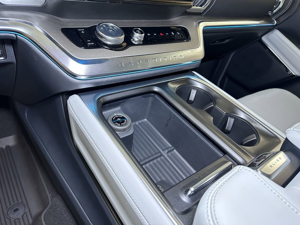 New 2026 Ford Expedition Platinum image 39