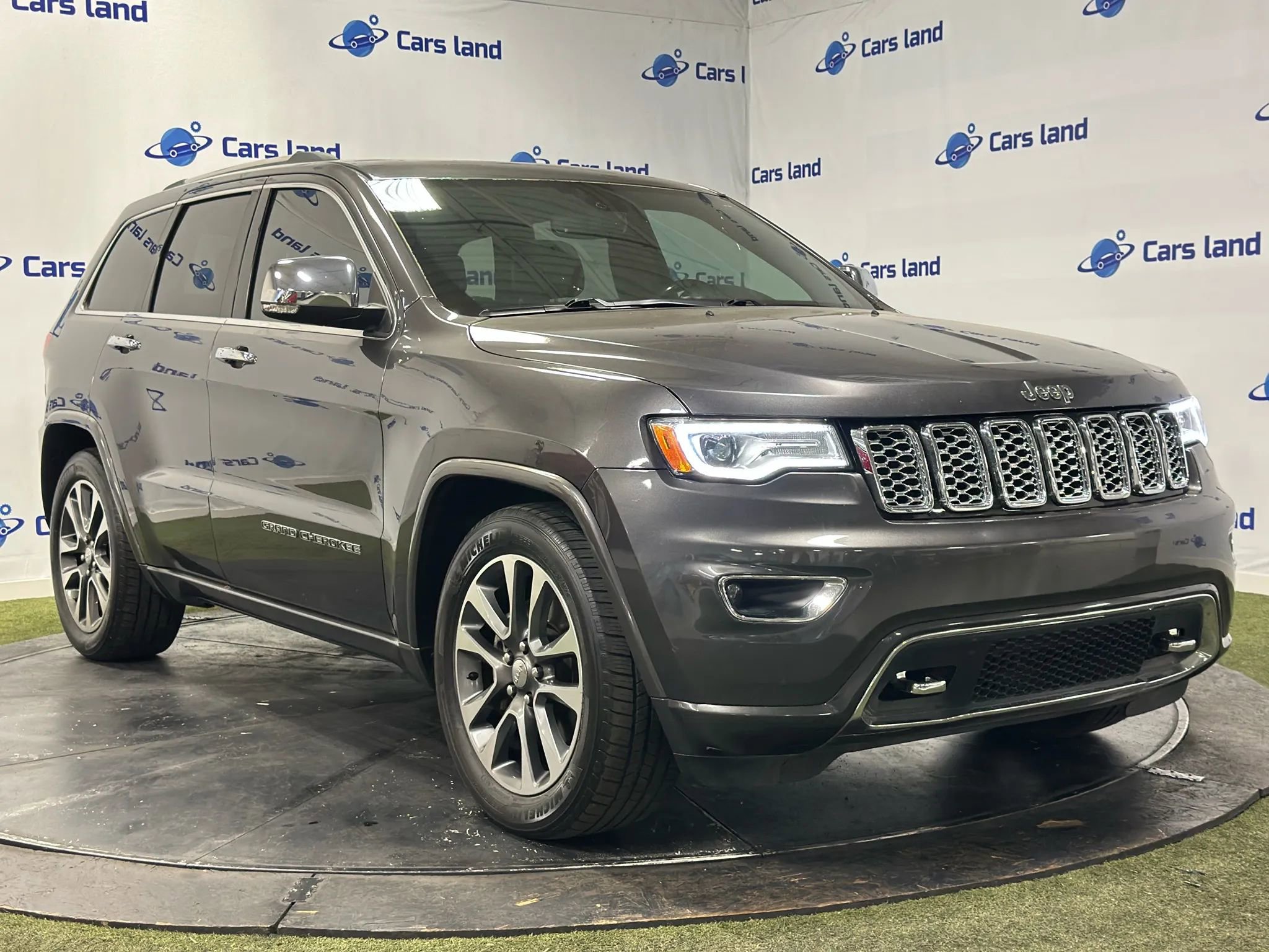 Used 2018 Jeep Grand Cherokee Overland image 1
