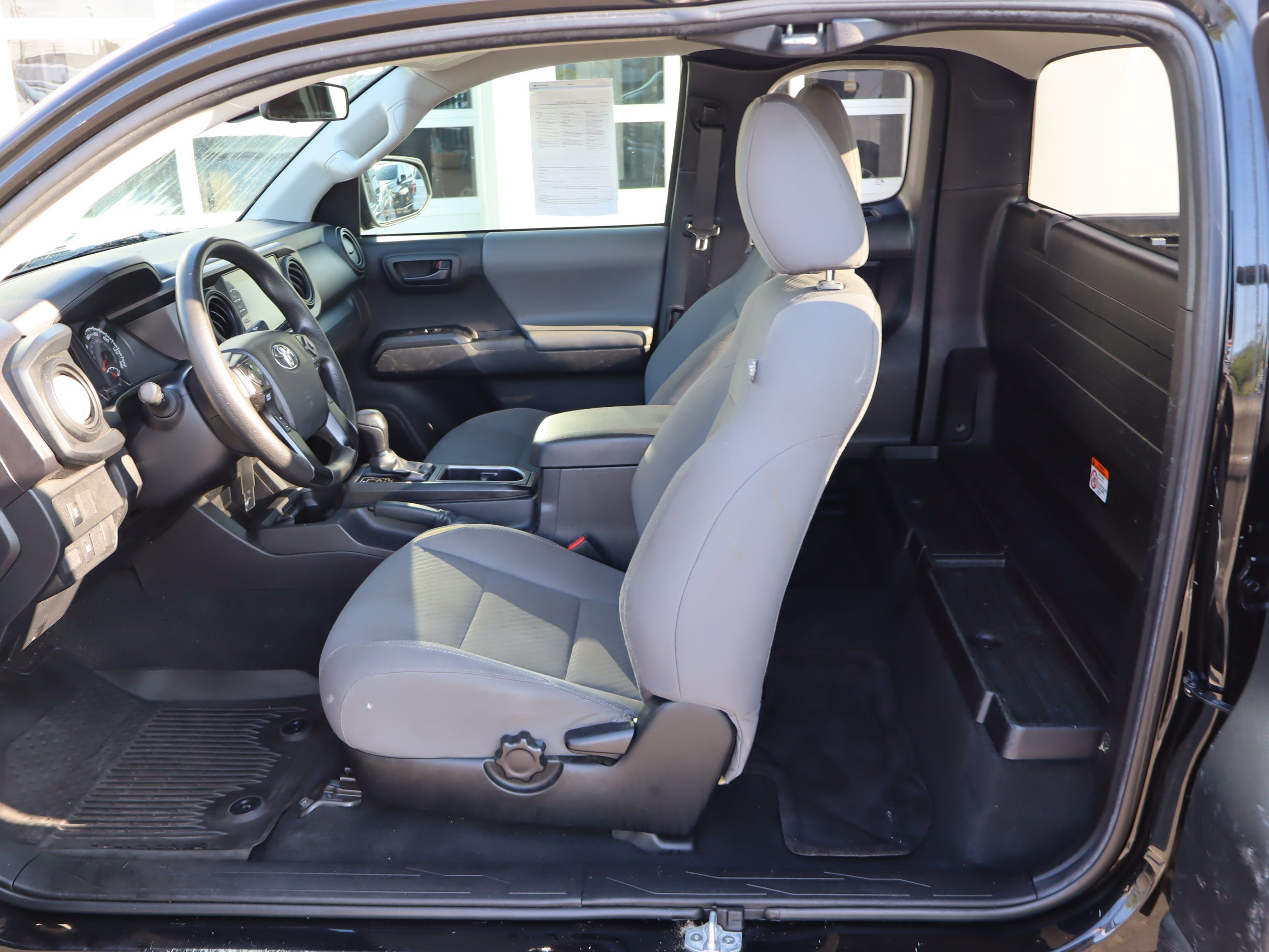 Used 2022 Toyota Tacoma SR RWD image 18
