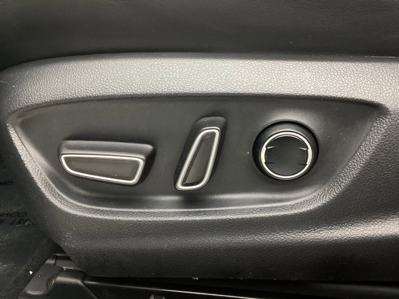 Used 2017 Toyota Prius Prime Premium w/ Carpet Mat Package image 37