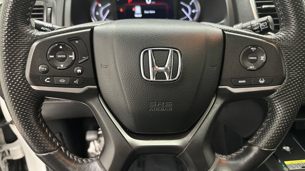 Used 2025 Honda Passport EX-L image 16