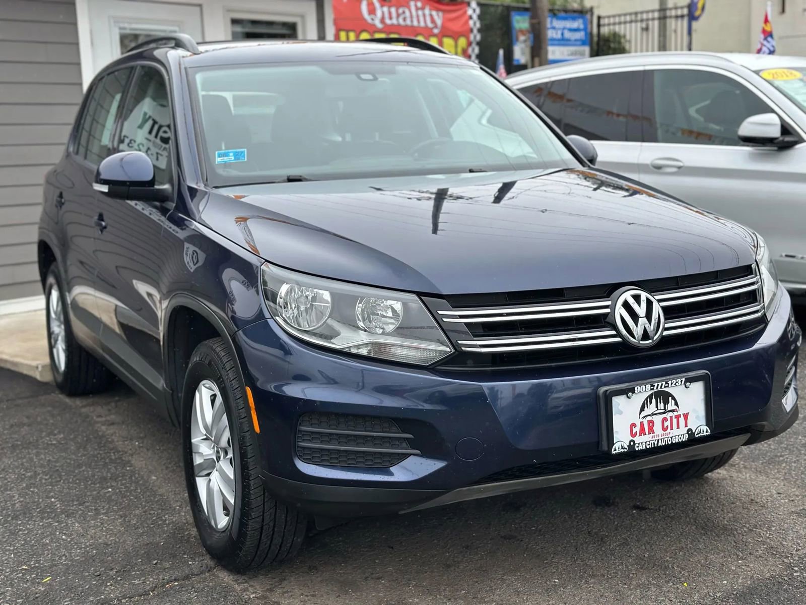 Used 2016 Volkswagen Tiguan S image 3