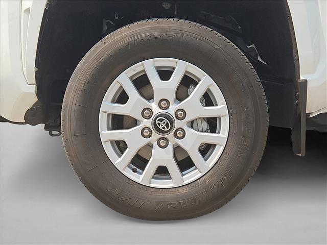 Used 2024 Toyota Tacoma SR5 AWD/4WD image 22