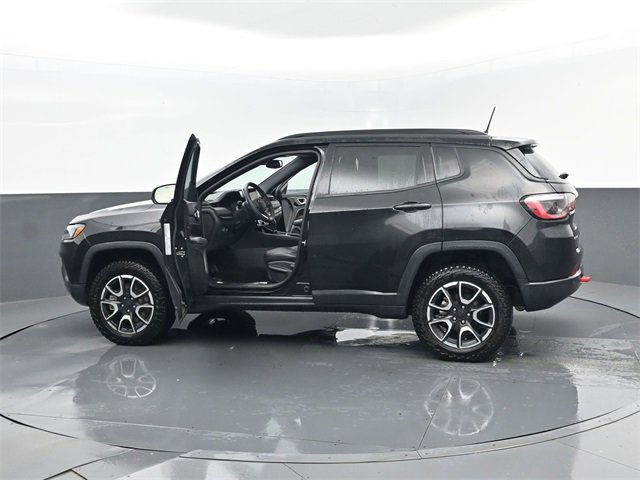 Used 2024 Jeep Compass Trailhawk image 27
