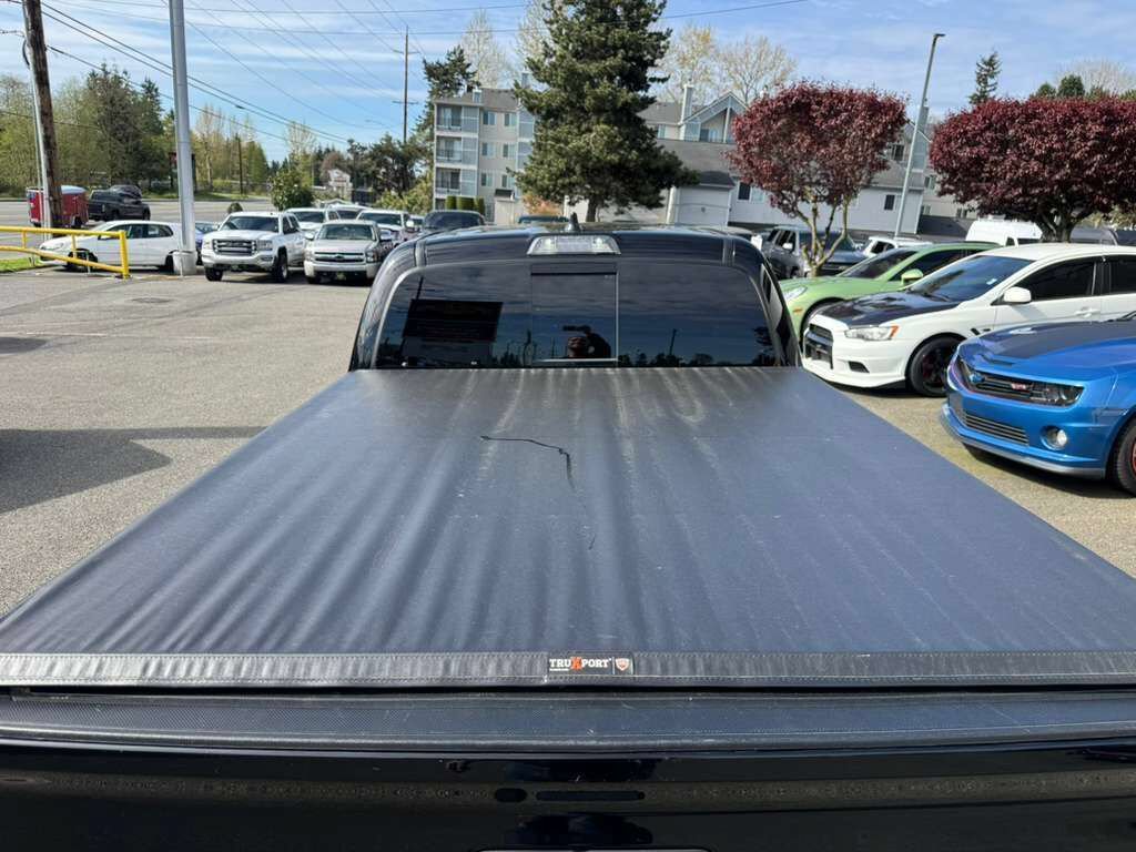 Used 2021 Toyota Tacoma Limited w/ Blackout Package (TMS) AWD/4WD image 12