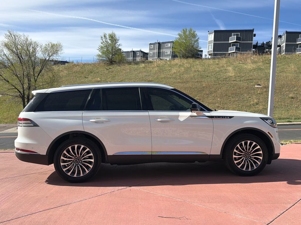 Used 2021 Lincoln Aviator Reserve w/ Equipment Group 201A AWD/4WD image 8