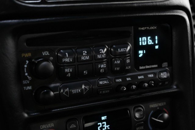 Used 2000 Chevrolet Corvette Convertible w/ Memory Pkg image 25