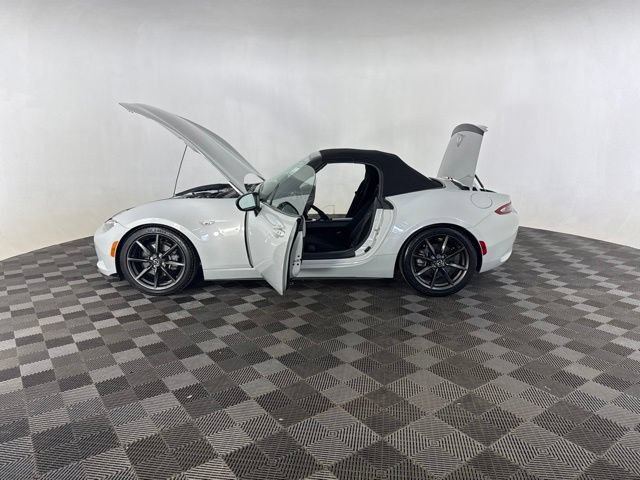 Used 2016 MAZDA MX-5 Miata Club RWD image 9