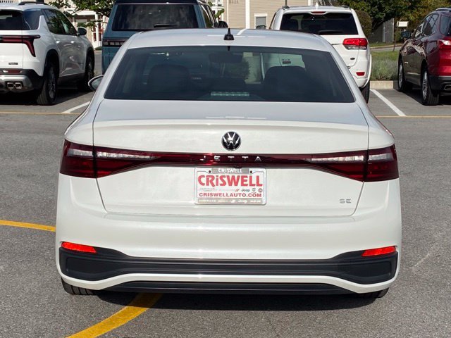 Used 2025 Volkswagen Jetta SE FWD image 4