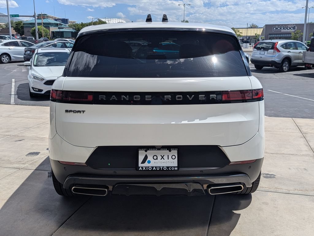 Used 2025 Land Rover Range Rover Sport SE AWD/4WD image 8