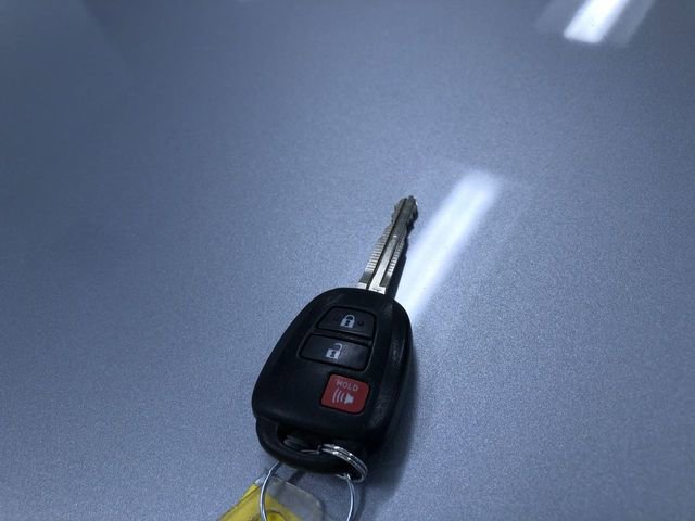 Used 2018 Toyota Tacoma SR5 AWD/4WD image 26