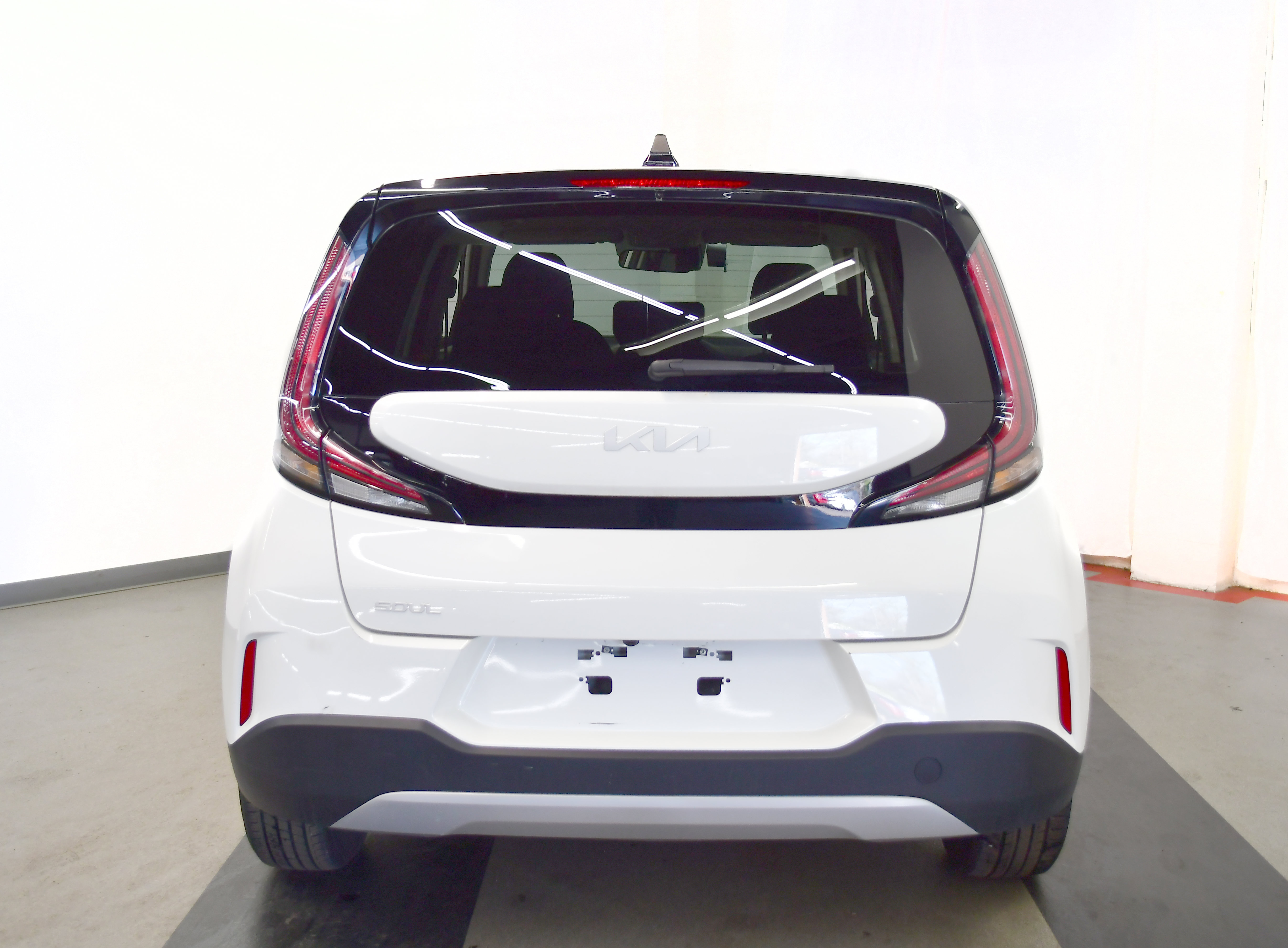 Used 2025 Kia Soul LX w/ LX Technology Package FWD image 6