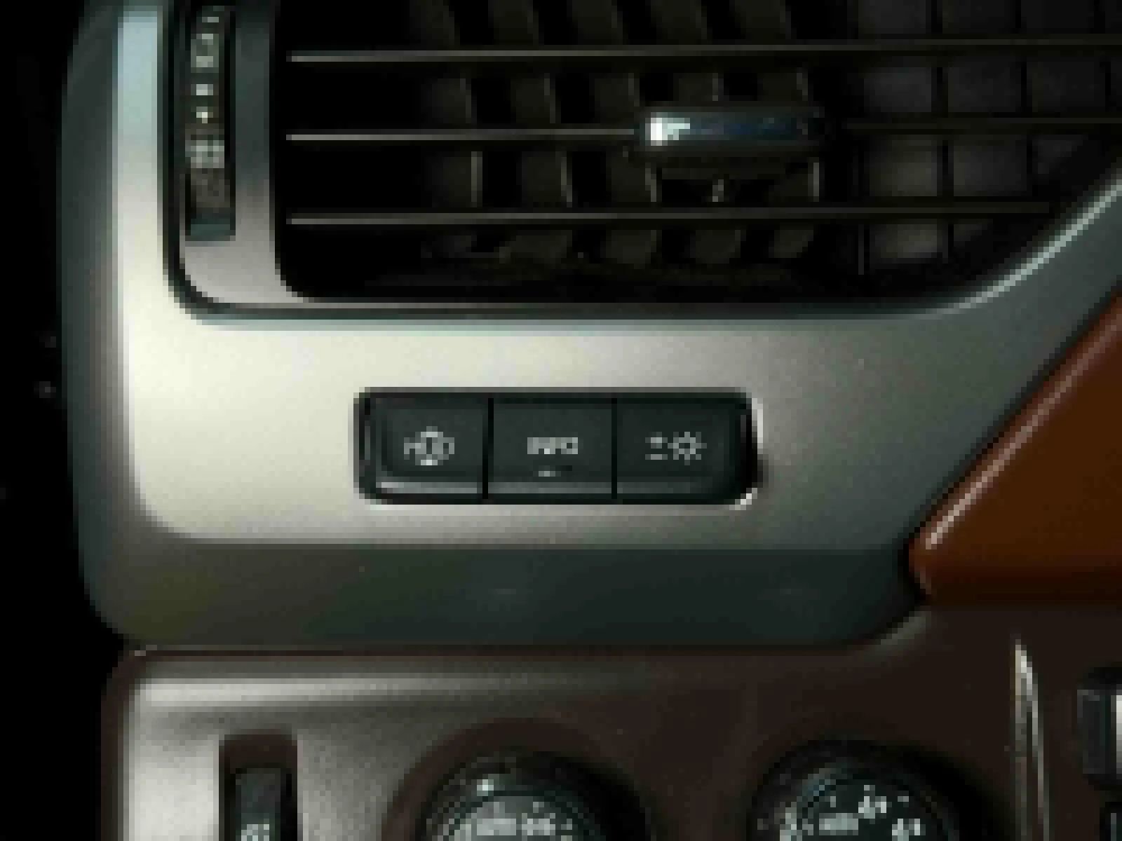 Used 2016 Chevrolet Tahoe LTZ AWD/4WD image 38