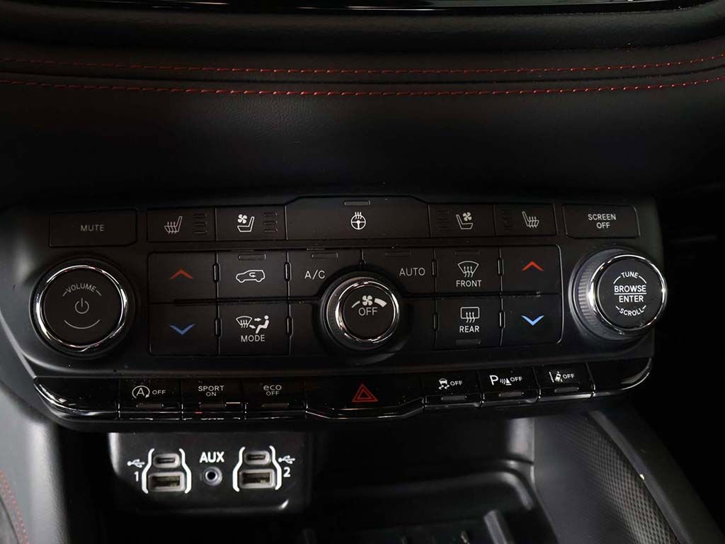 Used 2025 Dodge Durango GT AWD/4WD image 53