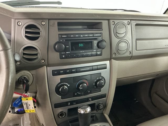 Used 2007 Jeep Commander Sport AWD/4WD image 17