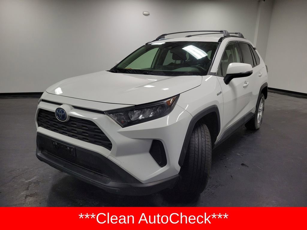 Used 2020 Toyota RAV4 LE image 4