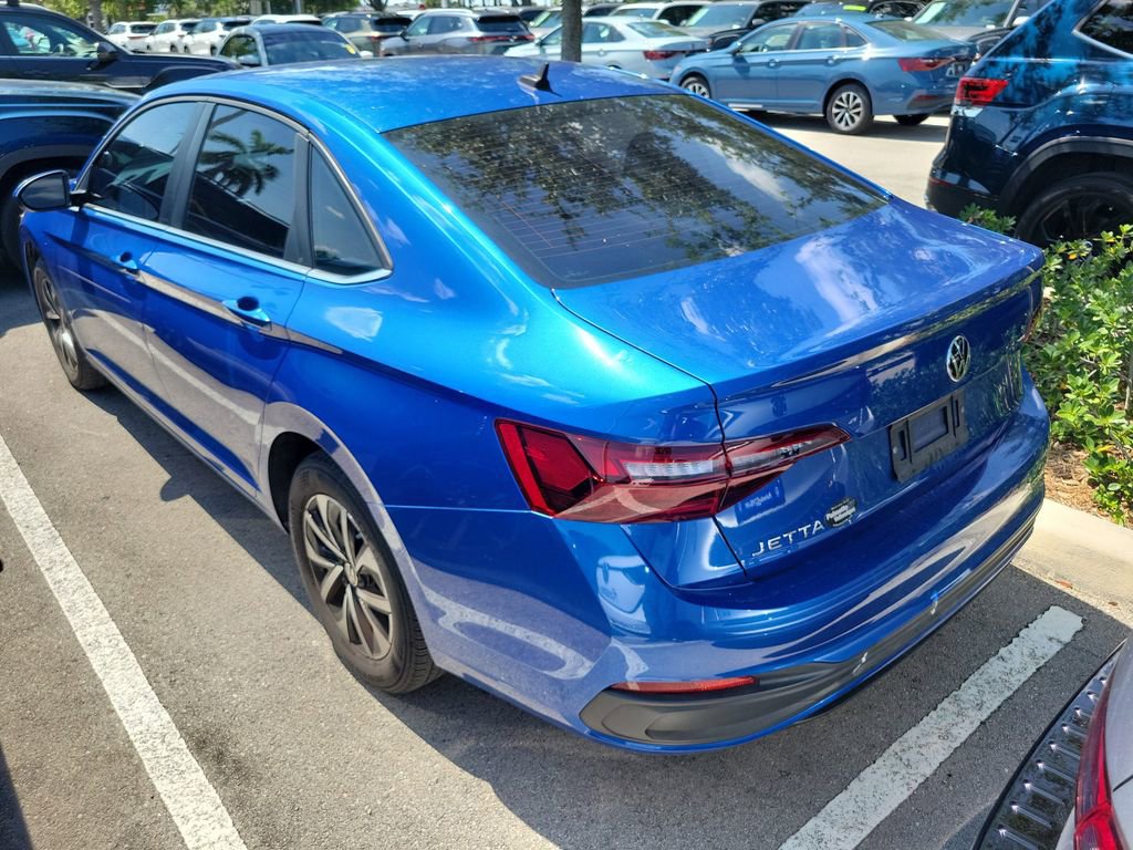 Used 2023 Volkswagen Jetta S FWD image 3