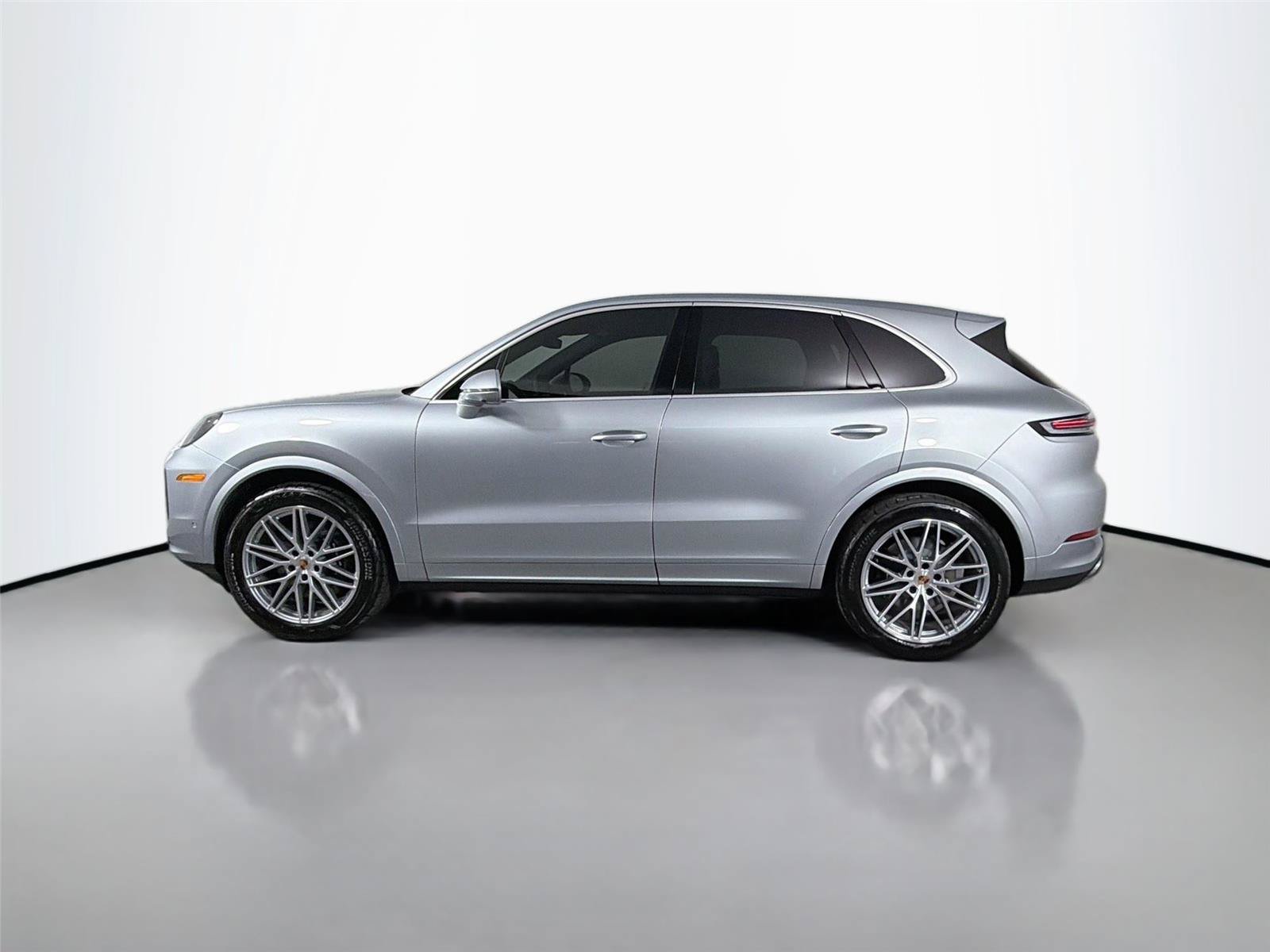 Certified 2026 Porsche Cayenne AWD/4WD image 2