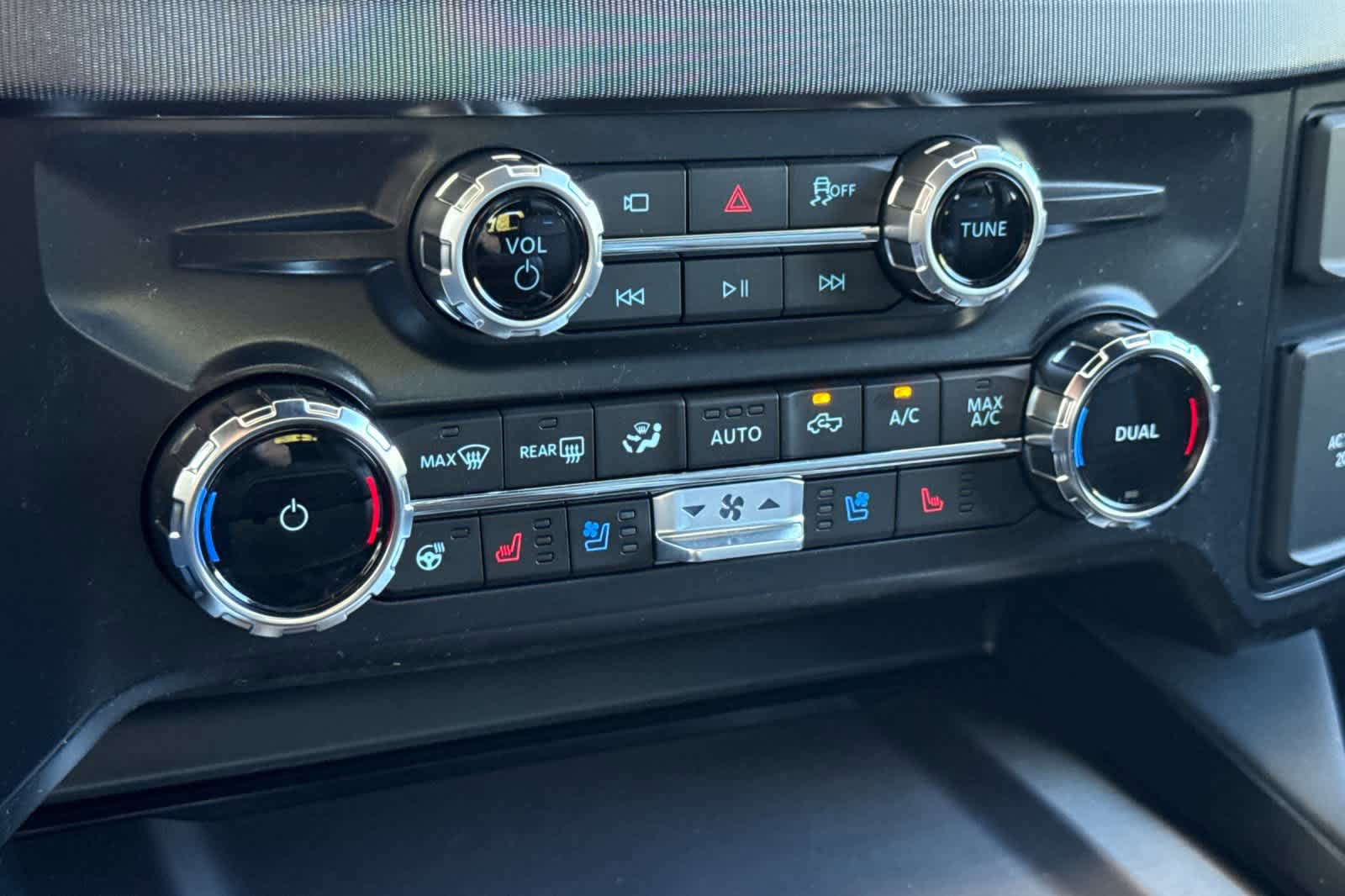 New 2026 Ford F350 Platinum w/ Tremor Off-Road Package image 18