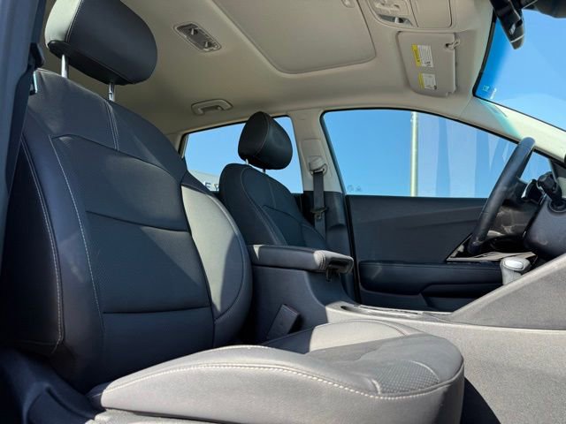 Used 2022 Kia Niro EX Premium image 16