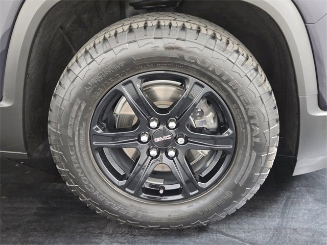 Used 2021 GMC Acadia AT4 w/ Technology Package image 9