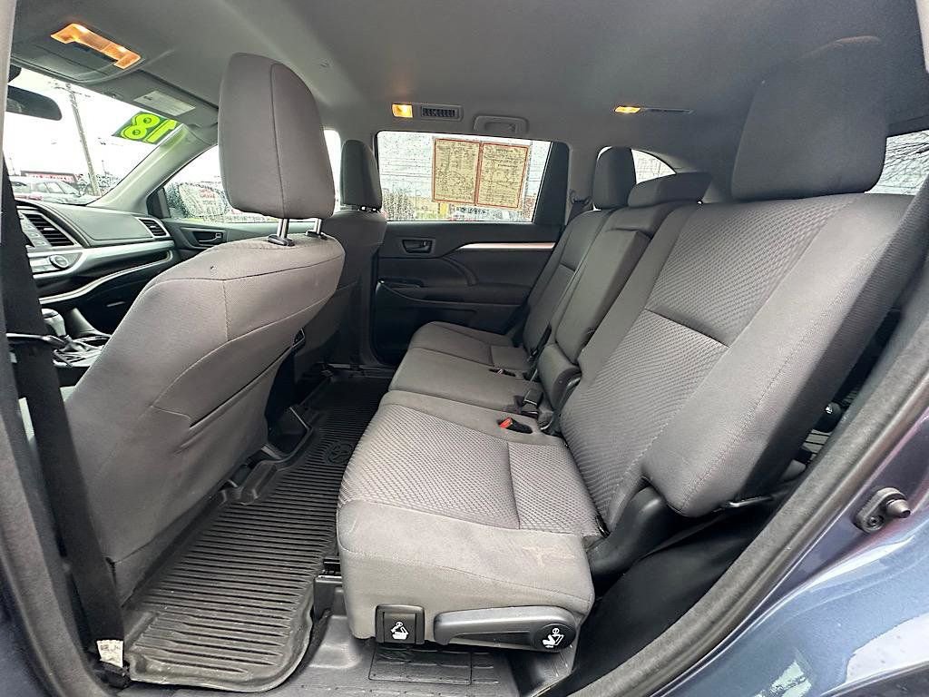 Certified 2018 Toyota Highlander LE image 16