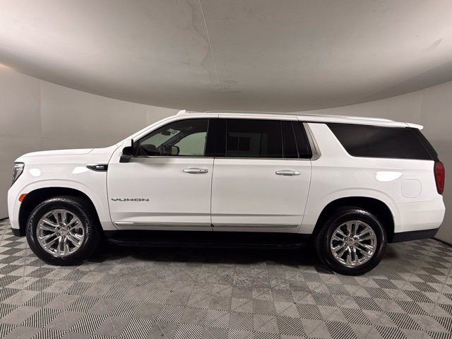 Used 2023 GMC Yukon XL SLT RWD image 3