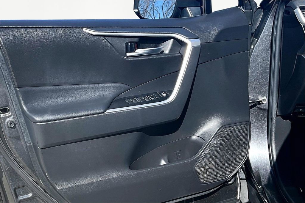 Used 2023 Toyota RAV4 XLE image 23