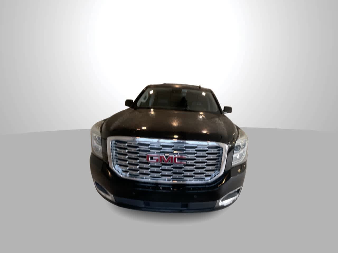 Used 2018 GMC Yukon Denali w/ Open Road Package AWD/4WD image 3