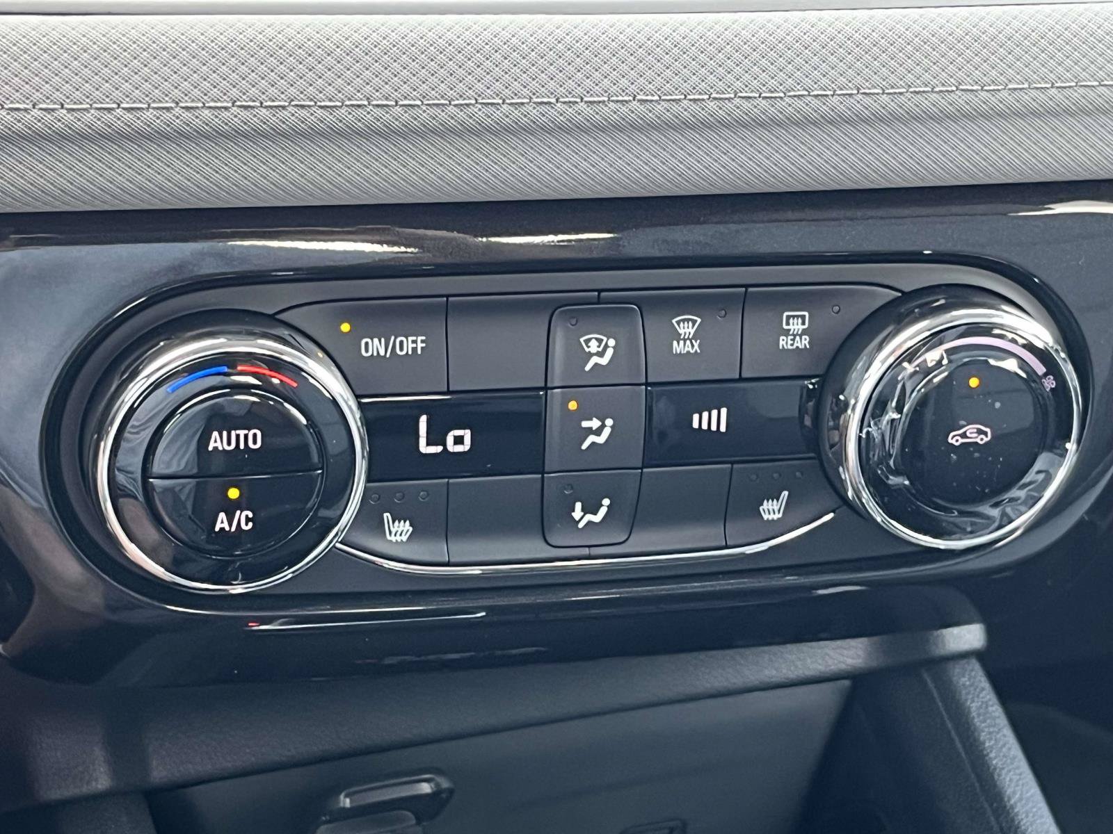 New 2026 Chevrolet TrailBlazer LT w/ Convenience Package FWD image 16