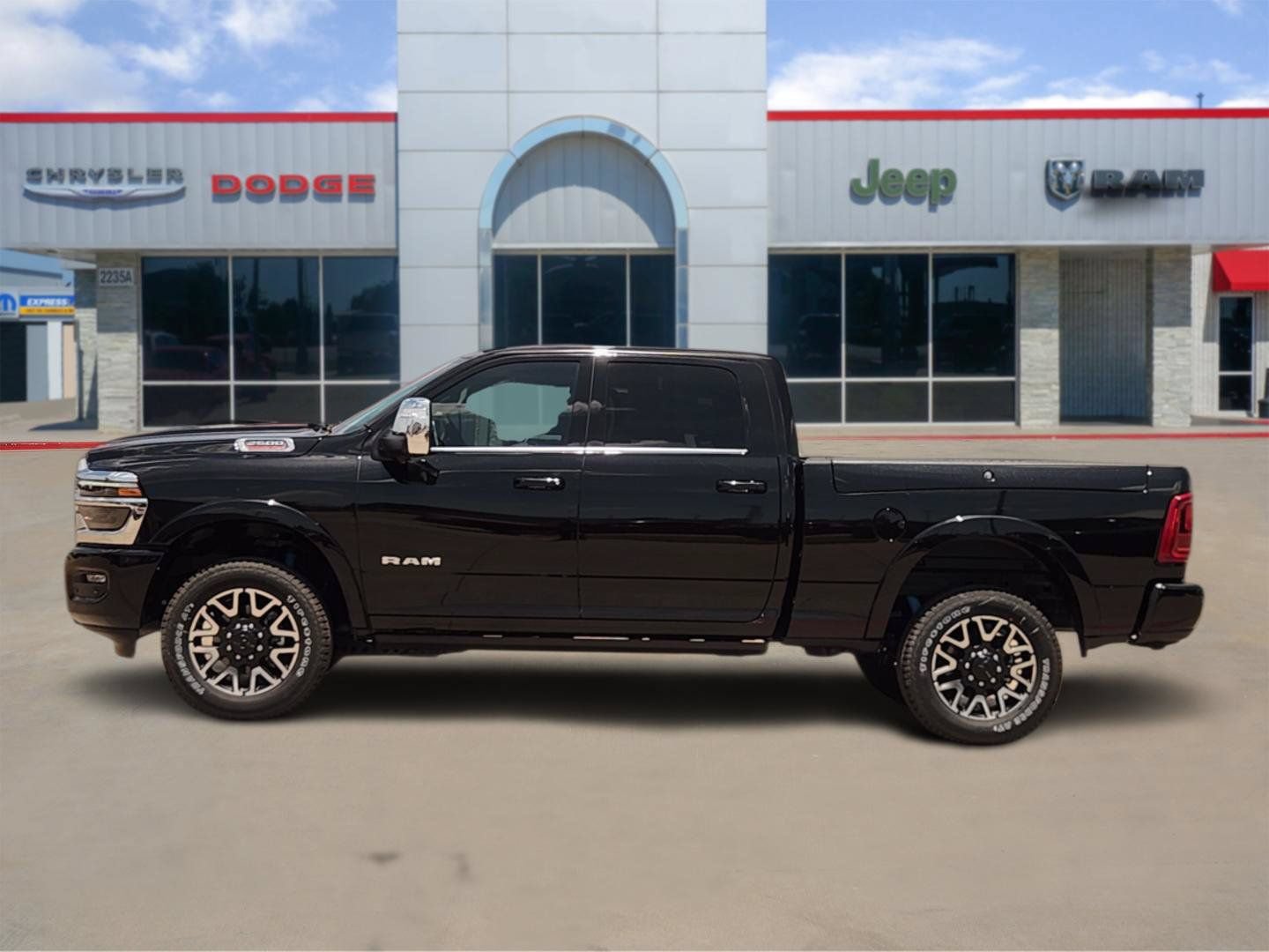 New 2026 RAM 2500 Limited AWD/4WD image 3