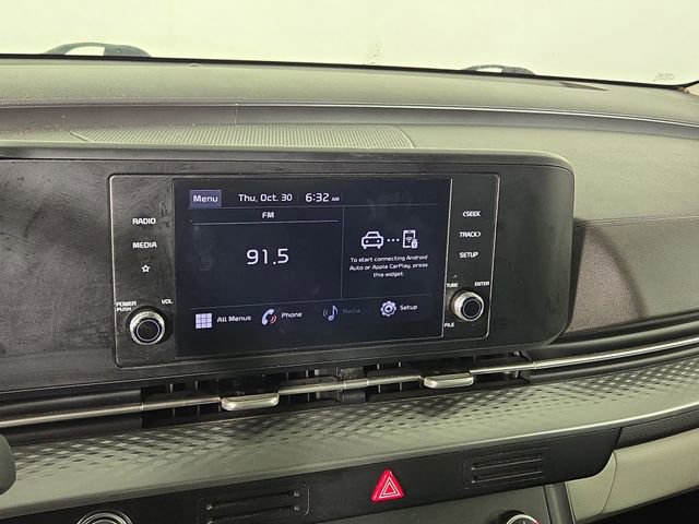 Used 2022 Kia Carnival LX image 17