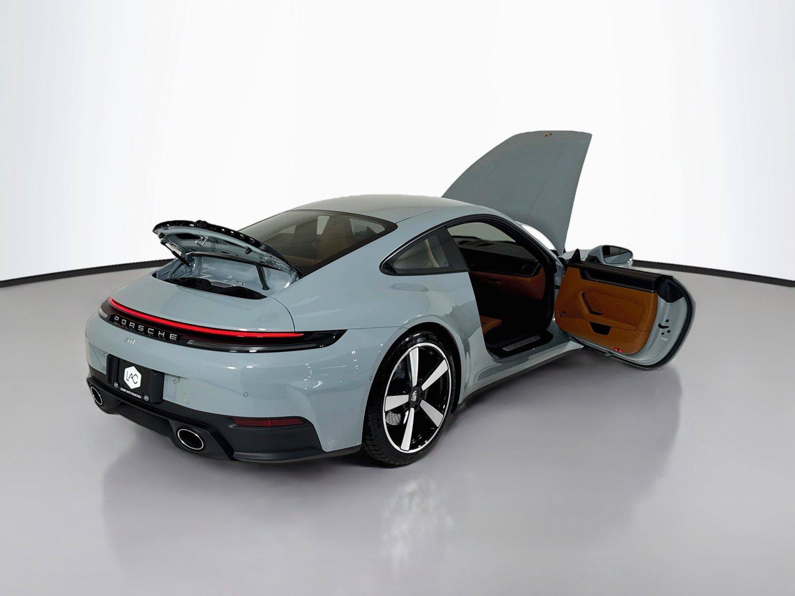 Used 2025 Porsche 911 Carrera RWD image 40