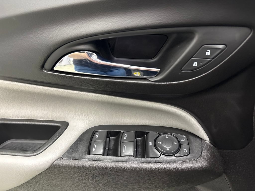 Used 2018 Chevrolet Equinox LT AWD/4WD image 15