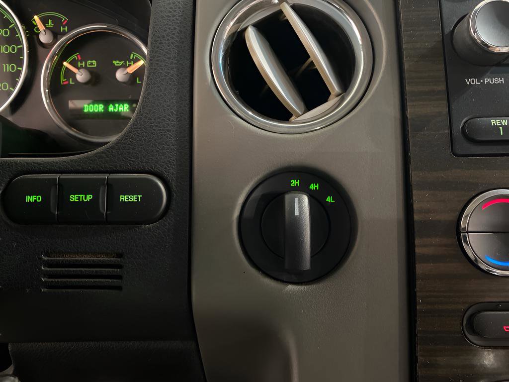 Used 2008 Lincoln Mark LT 4x4 image 17