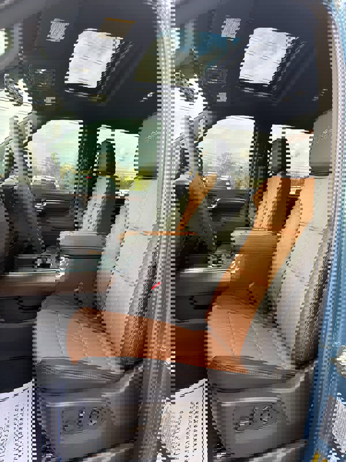 Used 2025 Chevrolet Silverado 2500 High Country w/ Technology Package image 13