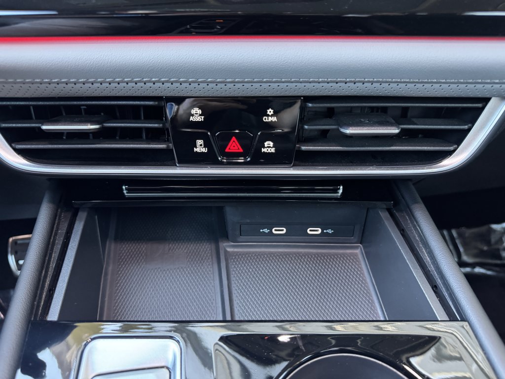Used 2024 Volkswagen Atlas Peak Edition SE AWD/4WD image 23